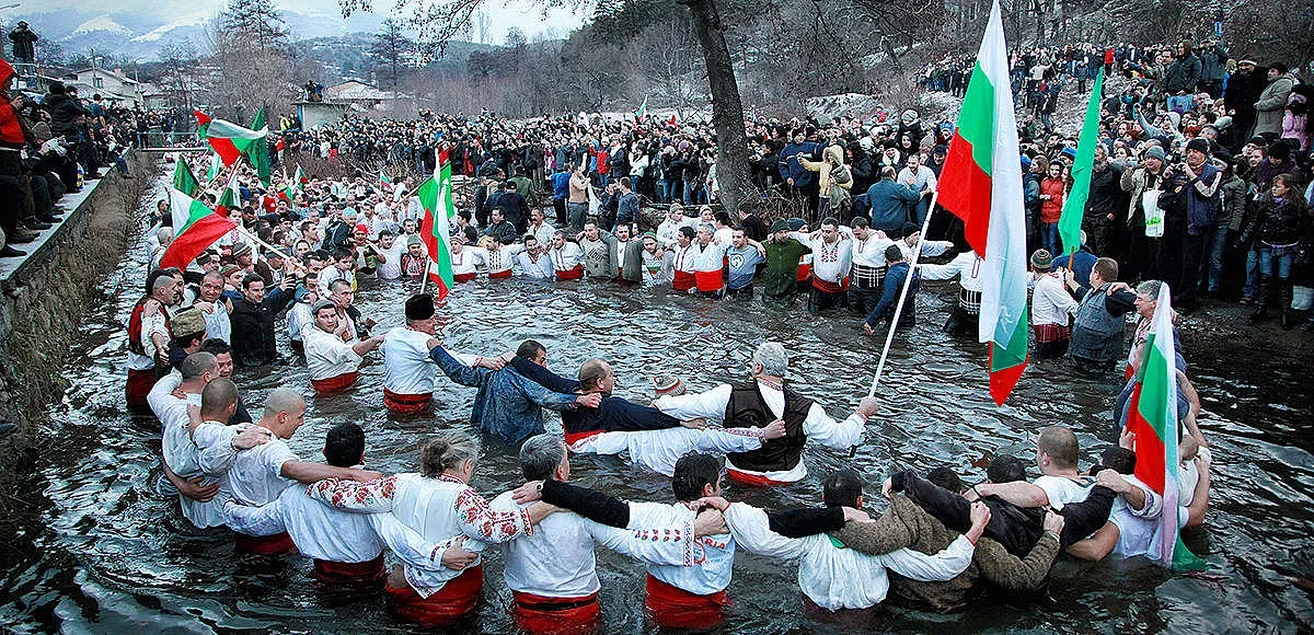 Традиционното ледено хора се отменя