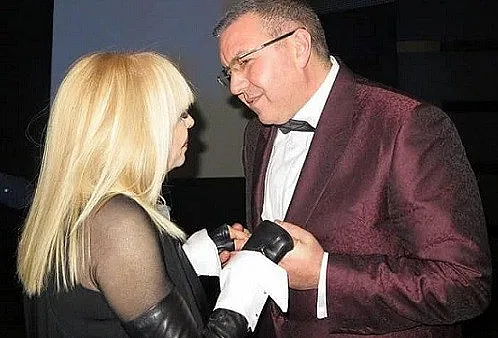 Вижте кой от министрите е близък с Лили