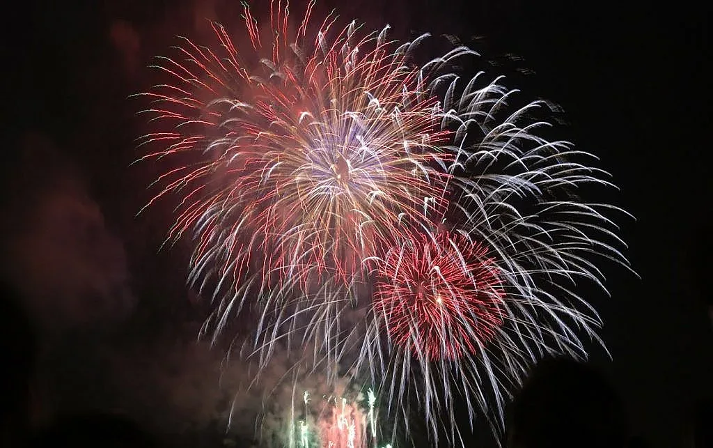 Габровци посрещнаха 2021 година още днес