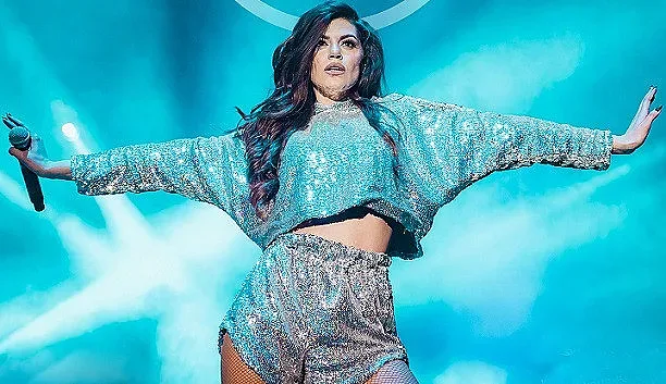 Михаела Филева изпраща 2020 с подарък за феновете