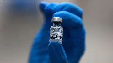 Pfizer бави ваксините за 8 държави