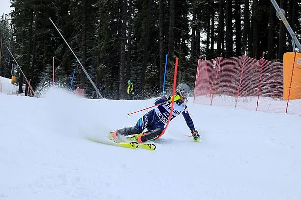 Камен Златков спечели първия слалом в Банско