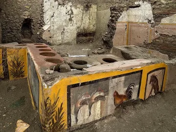 Откриха древния McDonald's в Помпей