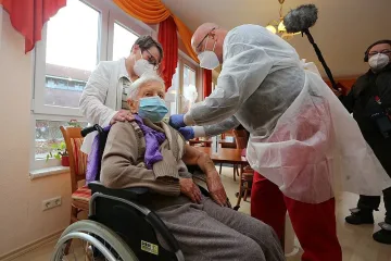101 годишна е първата ваксинирана в Германия