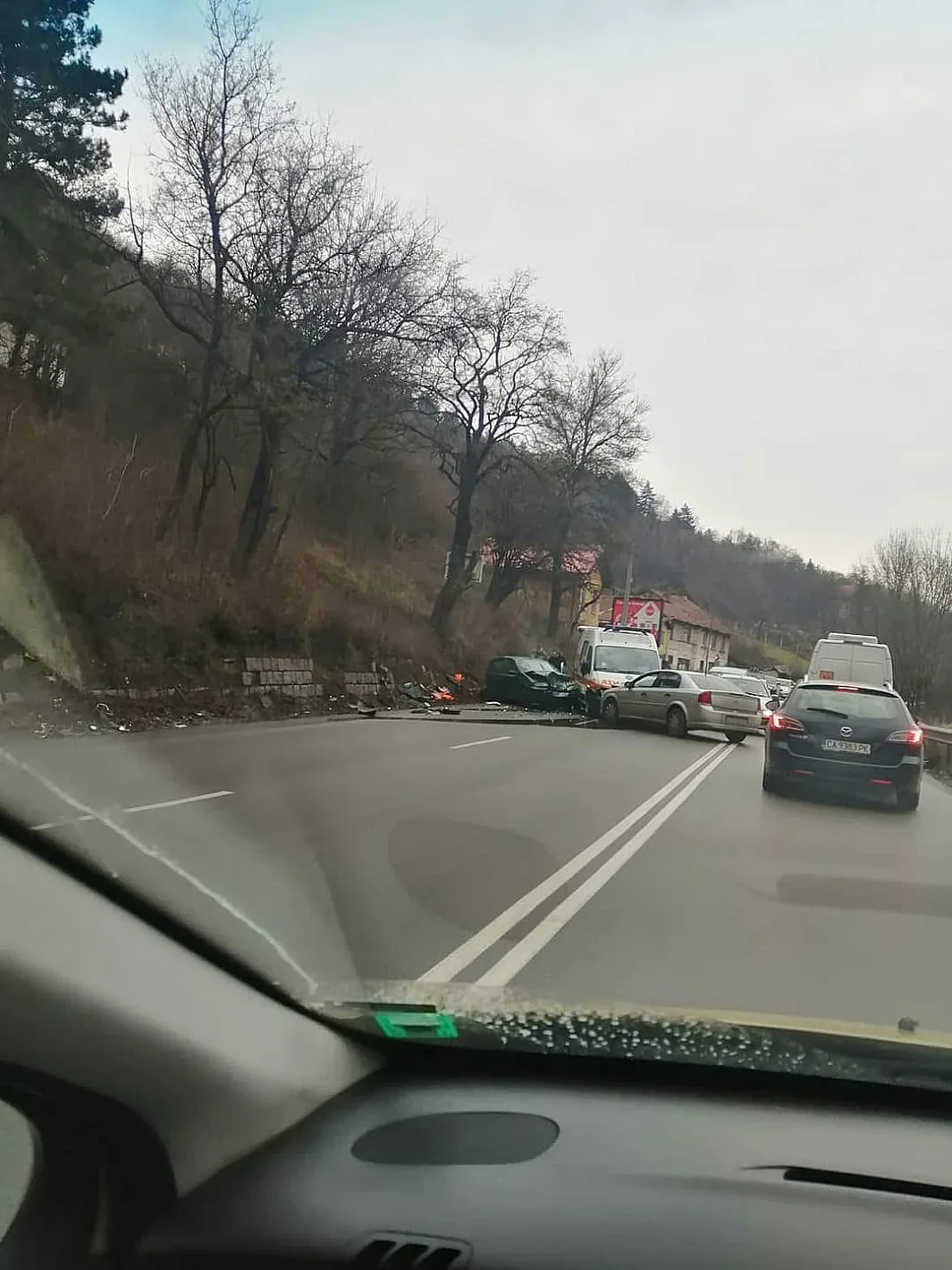 Коли и линейка се размазаха във Владая