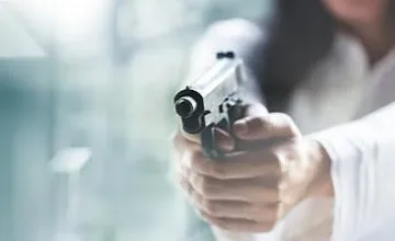 Навръх Коледа! Грабеж във фирма за кредити