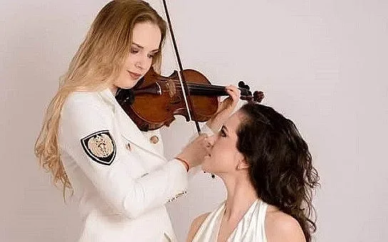 Брилянтно БГ дуо омая музикална Европа