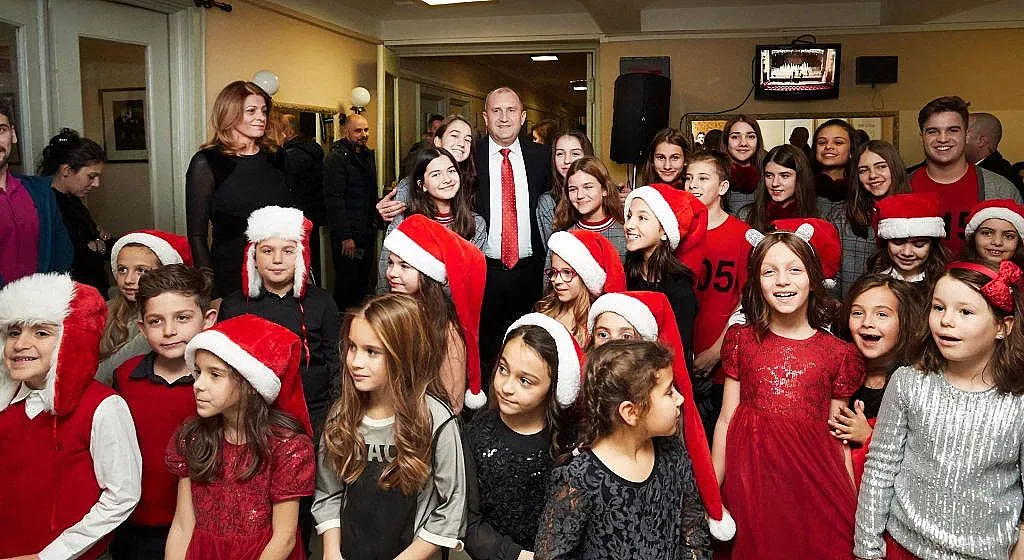 Радев напомни за Българската Коледа