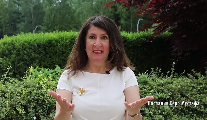 Херо Мустафа показа как се меси питка (ВИДЕО)