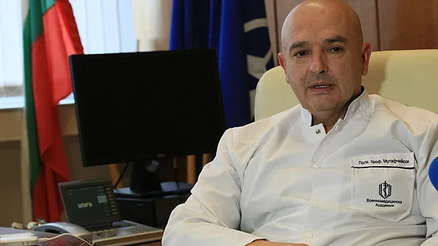 Ген. Мутафчийски трогна медиците