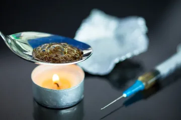 Жена продава хероин, за да изхрани децата си