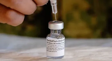 Публикуваха листовката на ваксината Pfizer