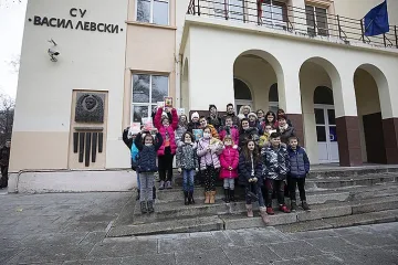 Старозагорско училище с дарение към възрастните хора