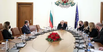 Даваме ваксини на Скопие