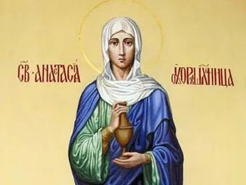 Тачим горда светица. Защо днес жените носят черно