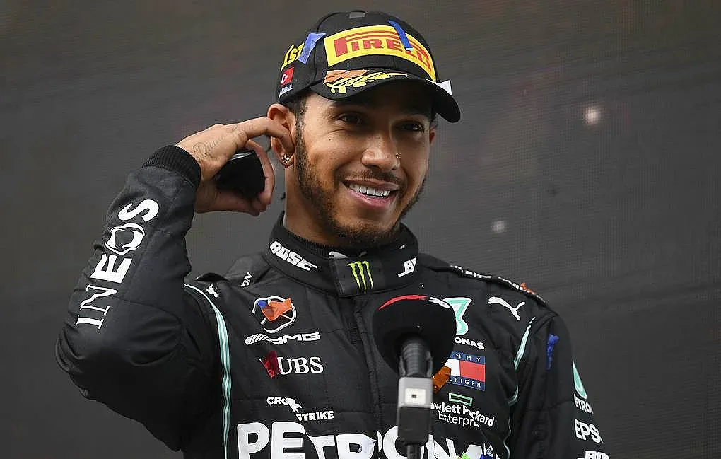 Скандал във Формула 1! Къде отива Хамилтън