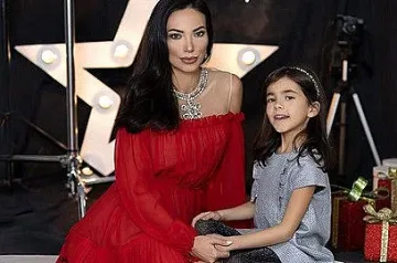 Ето я новата синоптичка като булка