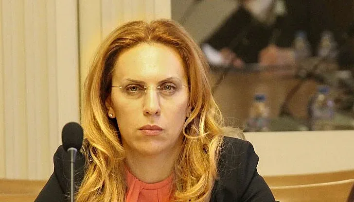 Марияна Николова: Без партита в хотелите
