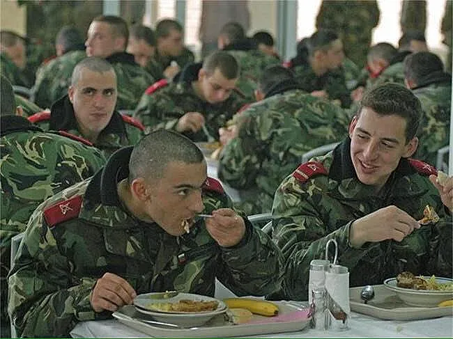 Искаш в казармата? Вече може!