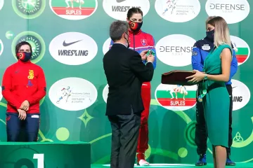 Белчо Горанов връчи златото на Янева в Белград