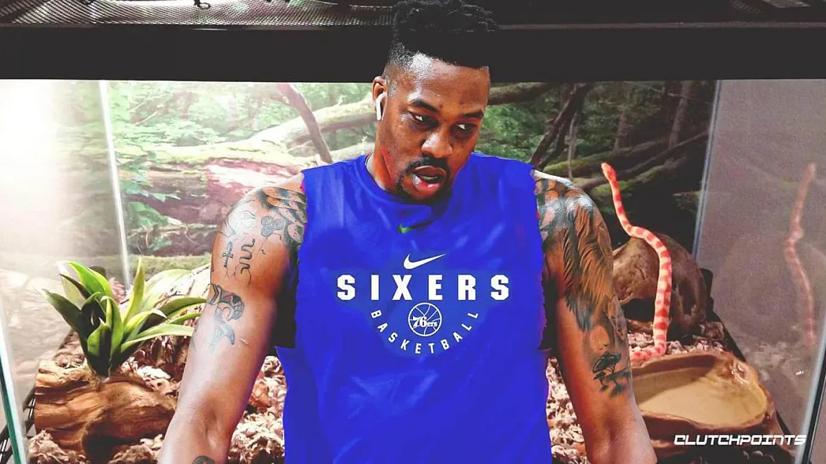 Две жени съдят шампион за питона му