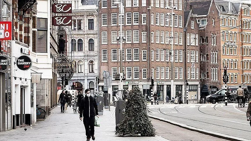 Холандия в петседмична карантина