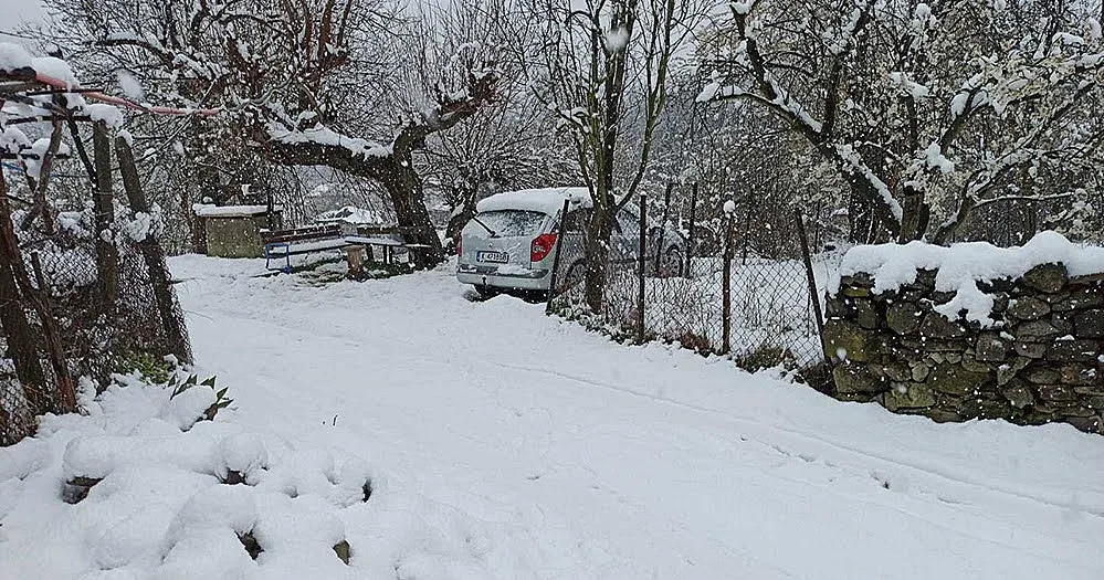 Дебел сняг трупа в страната! Вижте къде