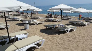 Обявиха цените за лятото. Колко ще плащаме за чадър и шезлонг