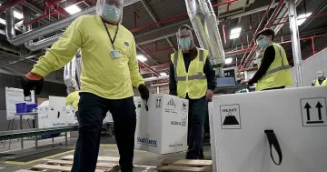 Пуснаха машината на ваксинирането в САЩ