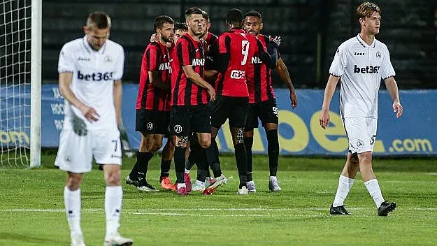 Локо Пд попари Славия и се спаси в Първа лига