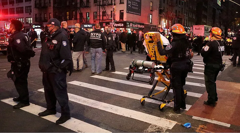 Кола се вряза в протест в Ню Йорк, 7 ранени