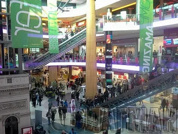 Натискът продължава. Моловете нямат търпение