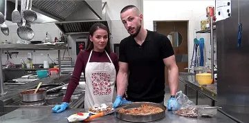 Наум Шопов готви балкански вкусотии