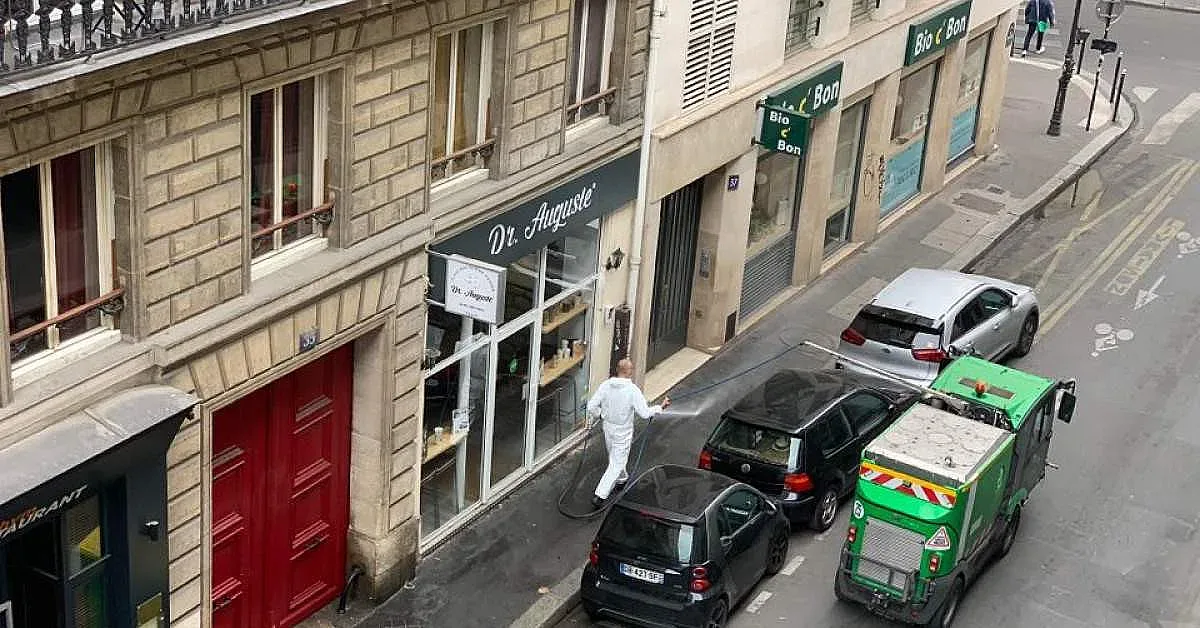 Французите ще си кажат ЧНГ! от балконите