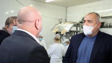 Премиерът: Ваксинирам се веднага щом ми дойде ред!