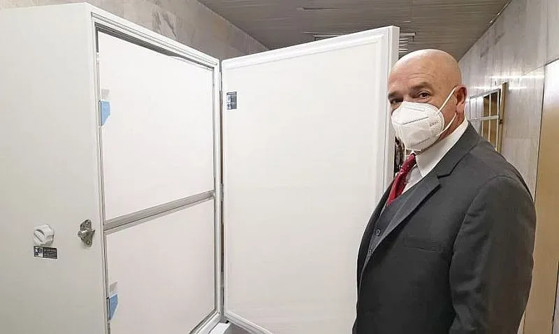 Мутафчийски показа къде ще държат ваксините