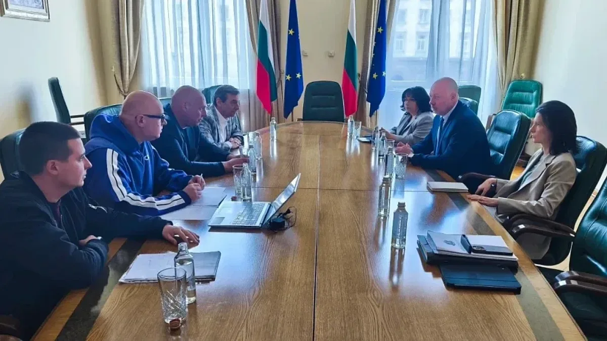 Край! Стана ясно с колко увеличават заплатата на шофьорите