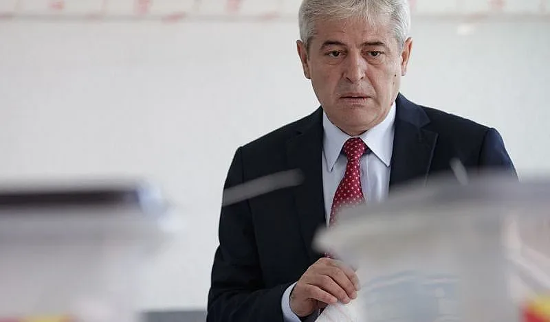 Македонските албанци искат бърза сделка с България