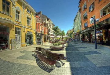 Празничен обяд за медиците в Бургас за Никулден