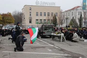 Нова Загора изпрати полицая, пияницата - в ареста