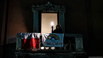 Без гости и купони: Италианците затворени за празниците