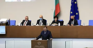 Лекар ще преценява дали да ни ваксинира за COVID