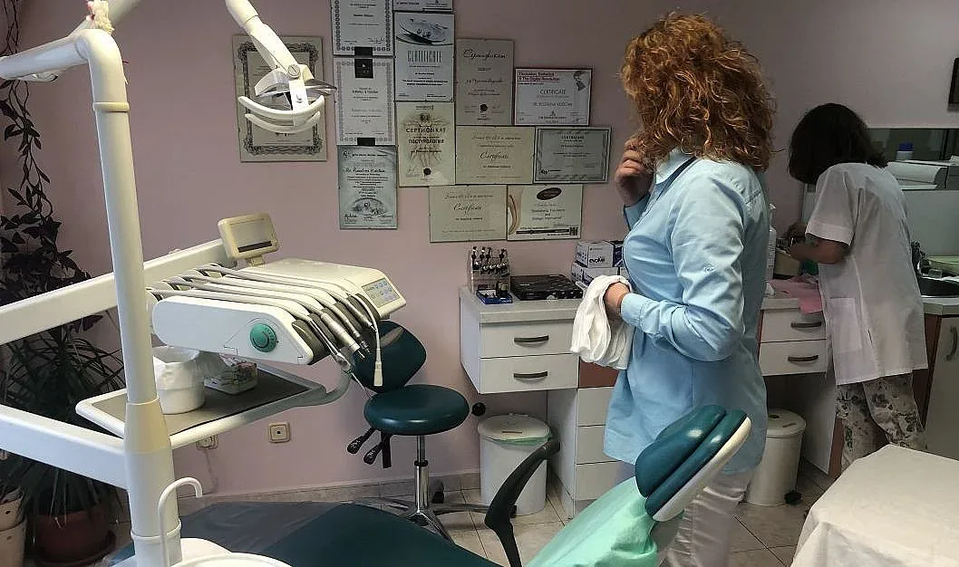 Зъболекарите с тревоги и съвети за СOVID