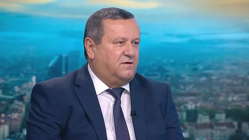 Адемов: Бюджет 2021 е намигване за изборите
