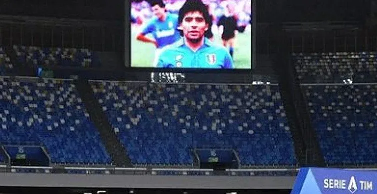 Наполи громи Рома в памет на Марадона