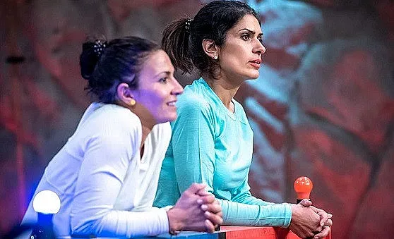 Женски бой във "Фермата"