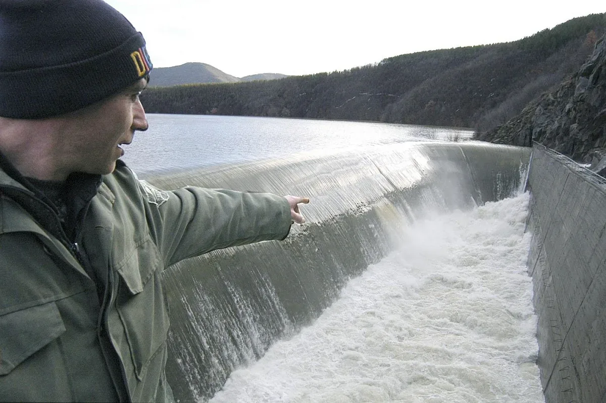 Общинарите в Бургас със спешна сбирка за водата