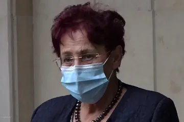 Лошо. Още година и половина Ковид-19