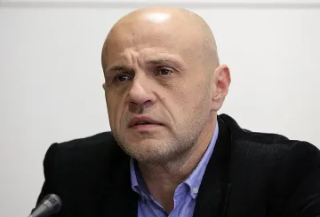 Дончев реагира на Радев: Говори цветно