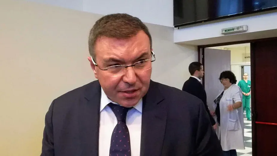 Ангелов: 8-ми декември е позволен където може